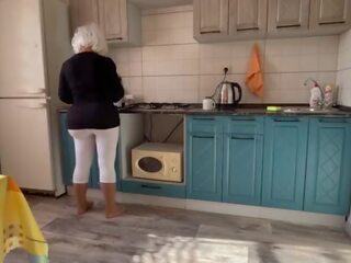 熟女 スプレッド 彼女の 大きい 尻 のために アナル 汚い 映画 彼女の 息子
