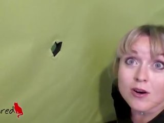 Вона був справи repairs і здобули a sudden