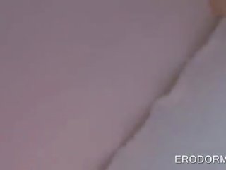 学院 金发 骑术 大 僵硬 约翰逊 在 宿舍 室 床