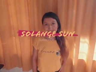 Solange Sun le dice a su novio " Amor&comma; me das semen en mi boquita&quest; Y A cambio te doy mi culo&excl; - Y la cogen bien duro por atras y gime mucho de placer