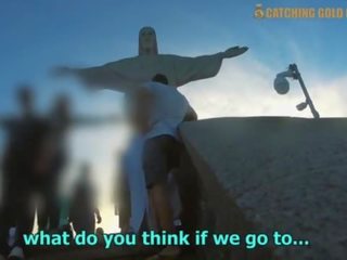 Smashing xxx 視頻 同 一 巴西人 slattern picked 向上 從 christ 該 redeemer 在 里約熱內盧 德 janeiro