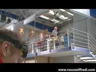 Rocco jídla mladý blondýnka dospívající prdel pak hrdlo fucks další
