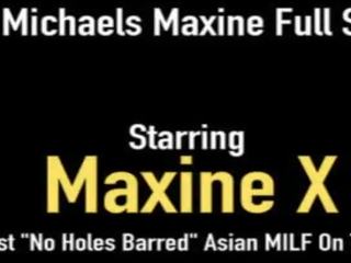 瘋狂的 亞洲人 媽媽 maxinex 有 兜帽 以上 頭 一 大 軸 在 她的 pussy&excl;