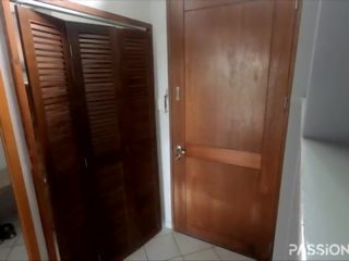 Оголена delivery по божевільна і хтивий дівчина в свято на додому