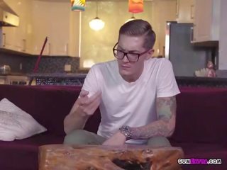 Chesty покоївка серпня тейлор ударів великий manhood з бос