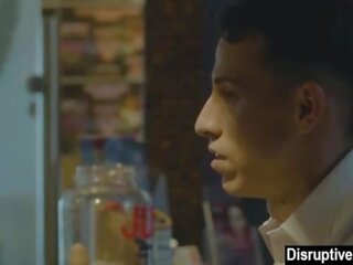 Zoufalý chlap dostal a práce jako sláva otvor janitor