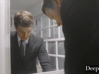 Deeper&period; очарователен прислужница autumn водопад recevies един unforgettable премия