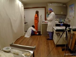 プライベート 刑務所 キャッチ 使用して inmates のために メディカル 検査 & 実験 - 隠された video&excl; 見る として inmate ある 中古 & 恥をかきます バイ チーム の 医師 - ドナ リー - オーガズム 調査 inc 刑務所 版 パート 私 の 19