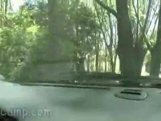 Lost twink nunggang up the dirt road